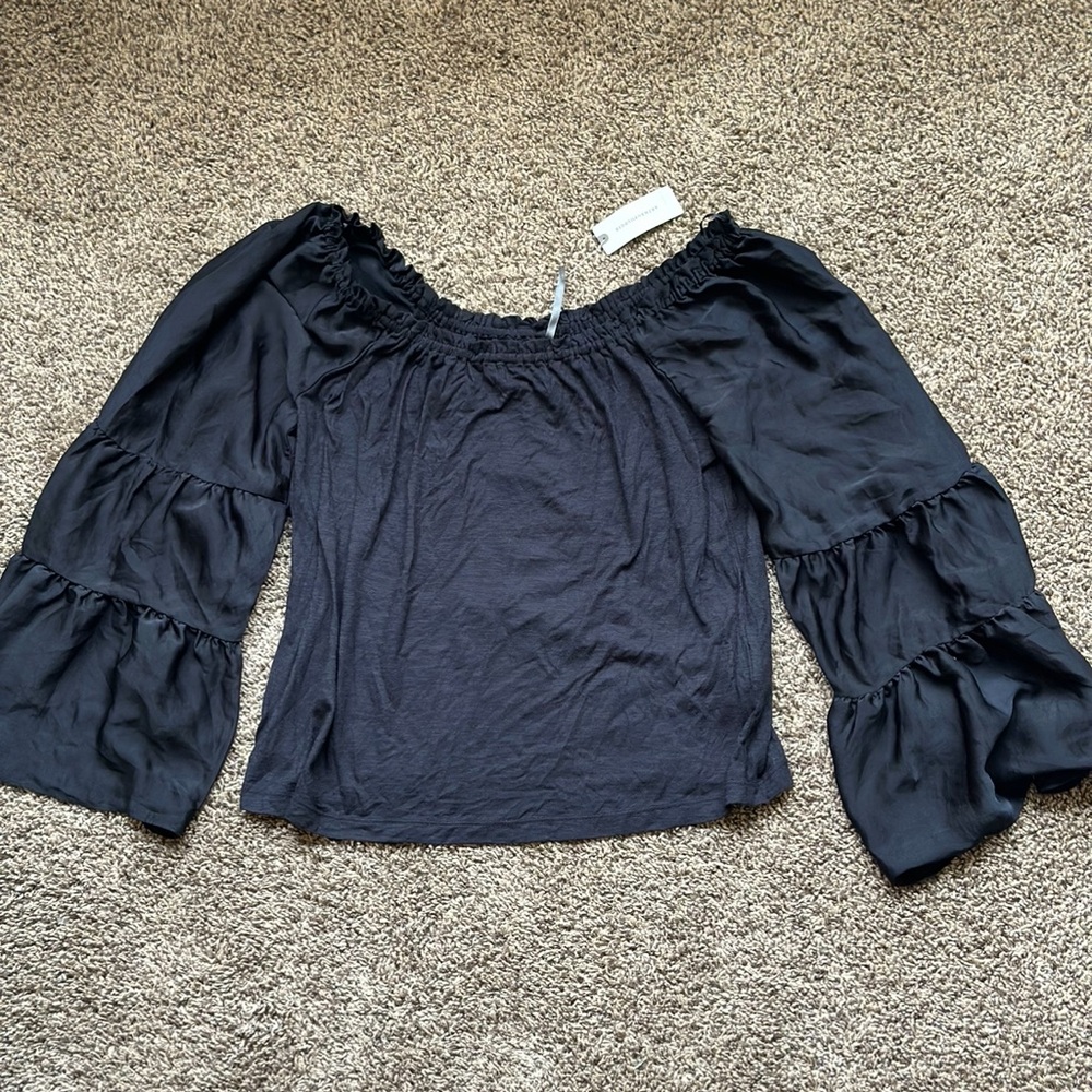 Anthropologie Bell Seelve Blouse Off or On The Shoulder Size Small
